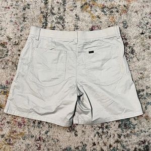 NEW Lee Women's Regular Fit Midrise 7" Utility Short Stormy Gray